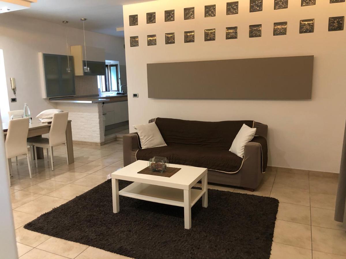 La Porta Nel Giardino Apartment